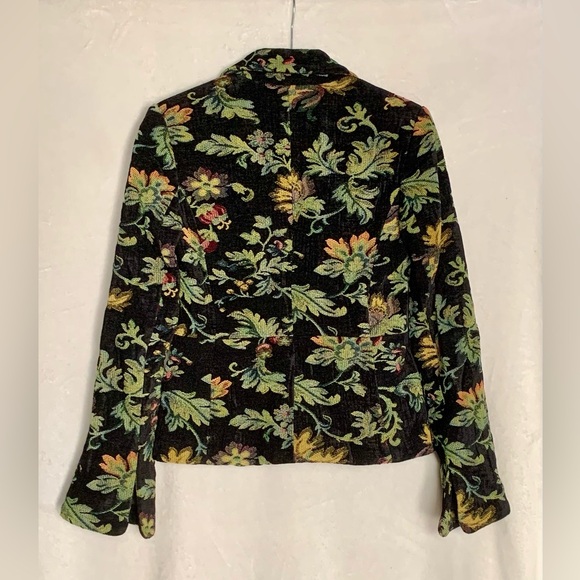 Floral Needlepoint design. Smart body hugging, flare sleeve with slit. - Picture 6 of 7